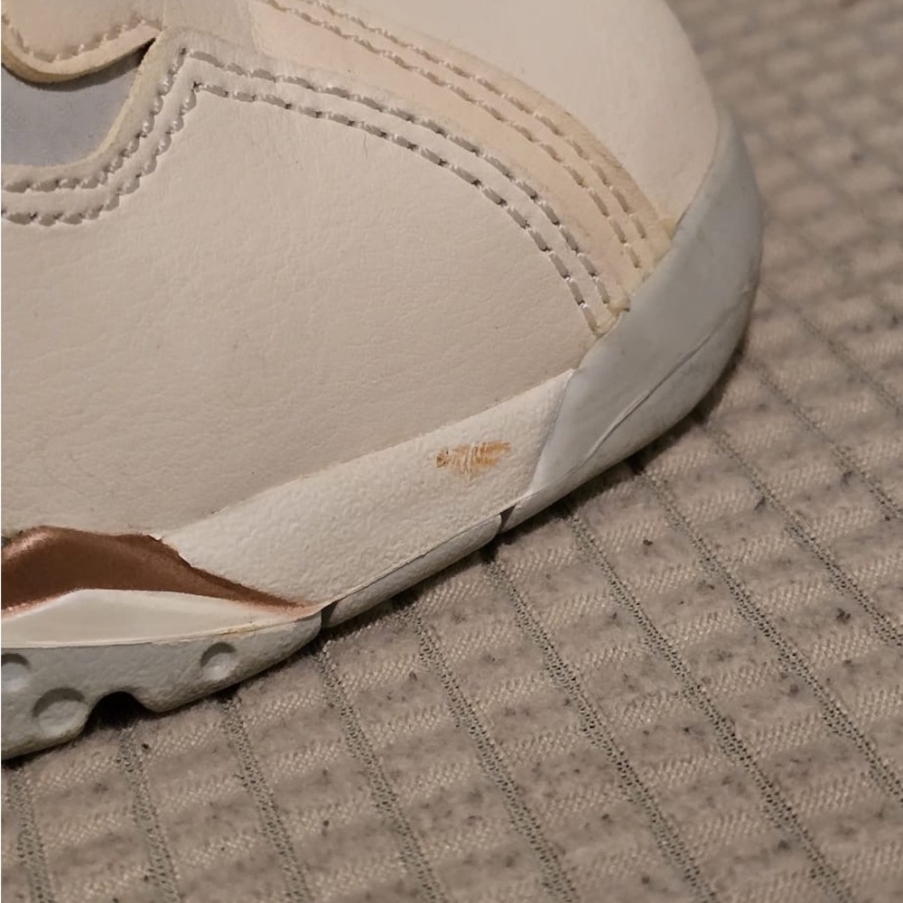 Jordan Kids White and Brown Sneakers - Picture 4 of 15
